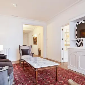 casa-batll-paseo-de-gracia-4bd-4bth-catalan-home.topbarcelonahotels.com/
