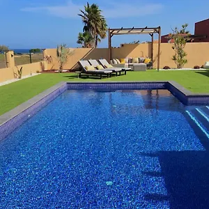  Villa Aura